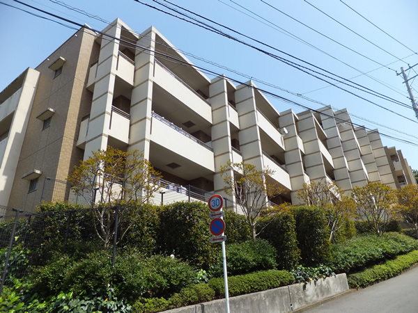 ライオンズマンション鷺沼フォレストヒルズサウスウィングの外観