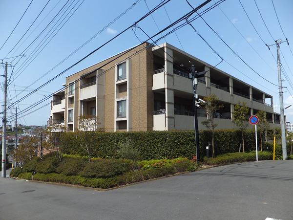 ライオンズマンション鷺沼フォレストヒルズサウスウィングの外観