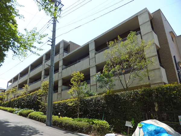 ライオンズマンション鷺沼フォレストヒルズサウスウィングの外観