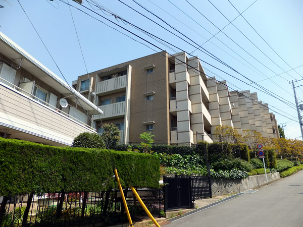 ライオンズマンション鷺沼フォレストヒルズサウスウィングの外観