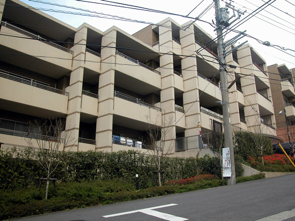 ライオンズマンション鷺沼フォレストヒルズサウスウィングの外観