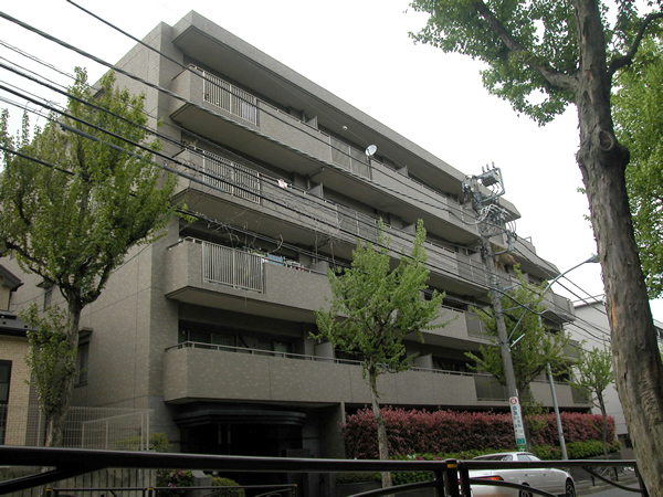 鷺沼南パークホームズクエルダの外観