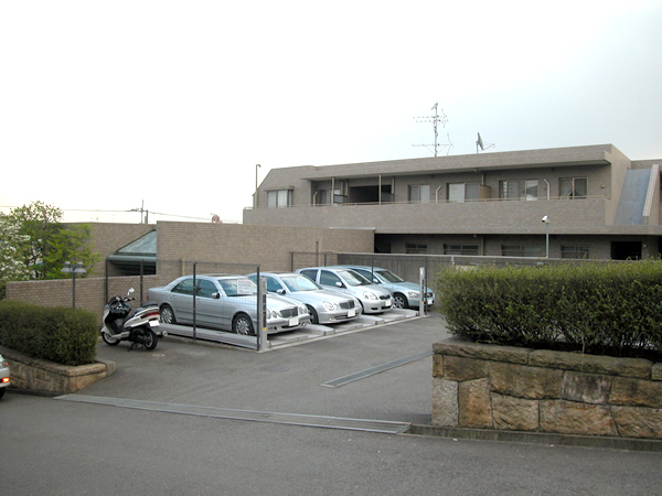 パークハイム鷺沼有馬の外観