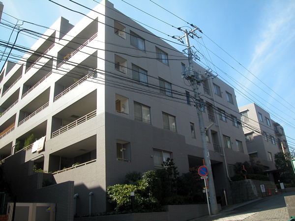 クレッセント鷺沼リブレスの外観