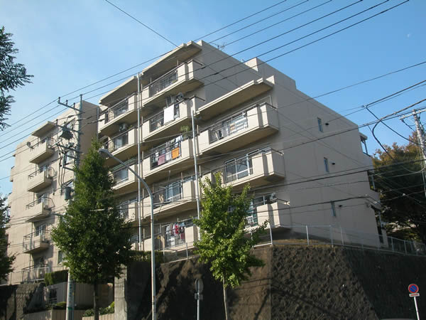 ウインザーハイム鷺沼アーベインの外観