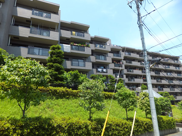 ヴィルヌーブ鷺沼2番館の外観