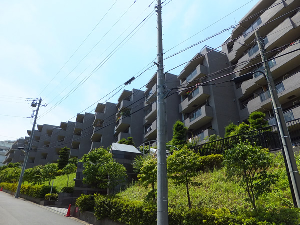 ヴィルヌーブ鷺沼2番館の外観