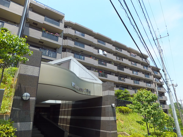ヴィルヌーブ鷺沼2番館の外観