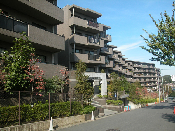 ヴィルヌーブ鷺沼2番館の外観