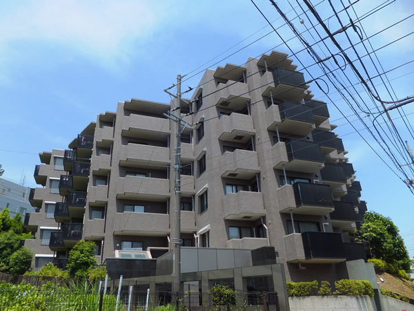 ヴィルヌーブ鷺沼の外観