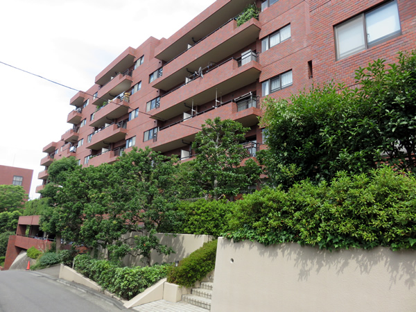 クリエール藤が丘B館の外観