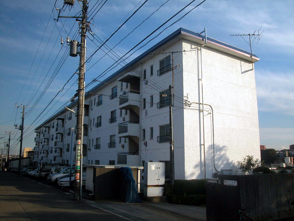 藤が丘スカイマンションの外観