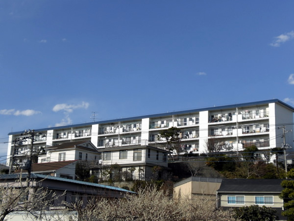 藤が丘スカイマンションの外観