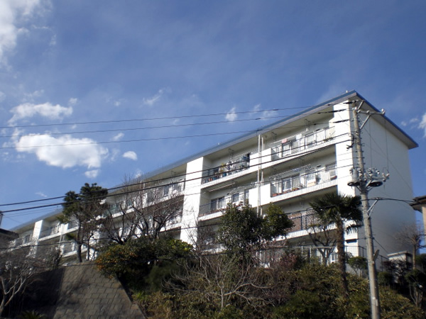 藤が丘スカイマンションの外観