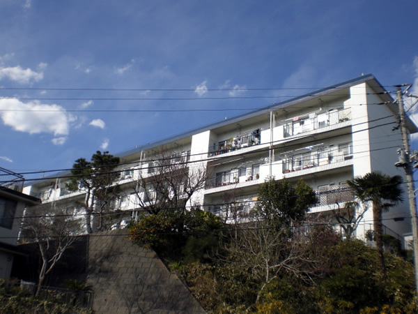 藤が丘スカイマンションの外観