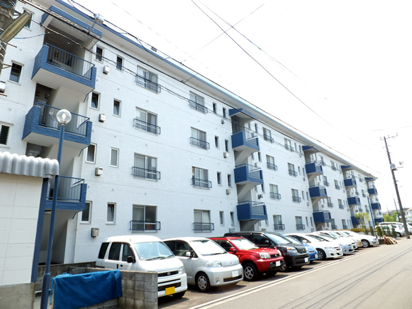 藤が丘スカイマンションの外観