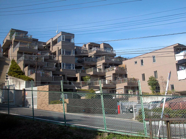 ユニテ藤が丘イーストテラスの外観