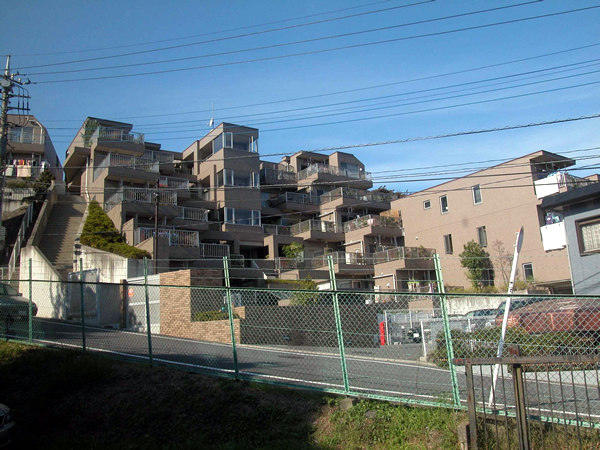 ユニテ藤が丘イーストテラスの外観