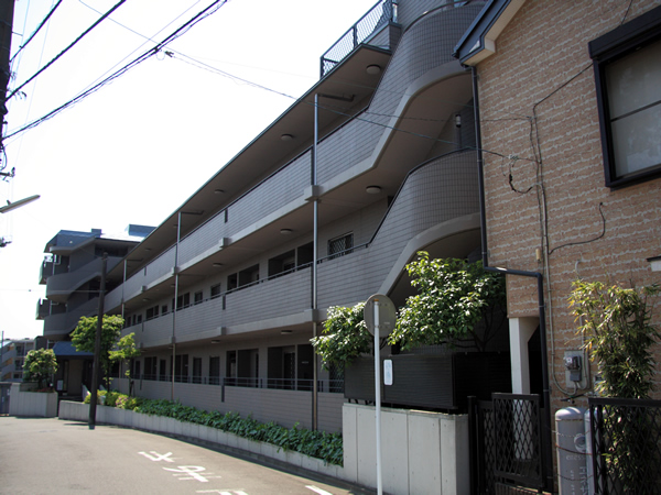 梶ヶ谷パインマンションの外観