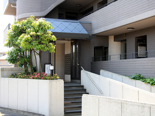 梶ヶ谷パインマンションの外観