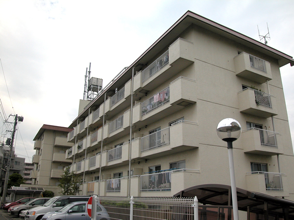 鷺沼スカイマンションの外観