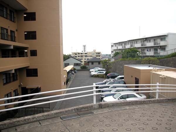 鷺沼ローラスの外観