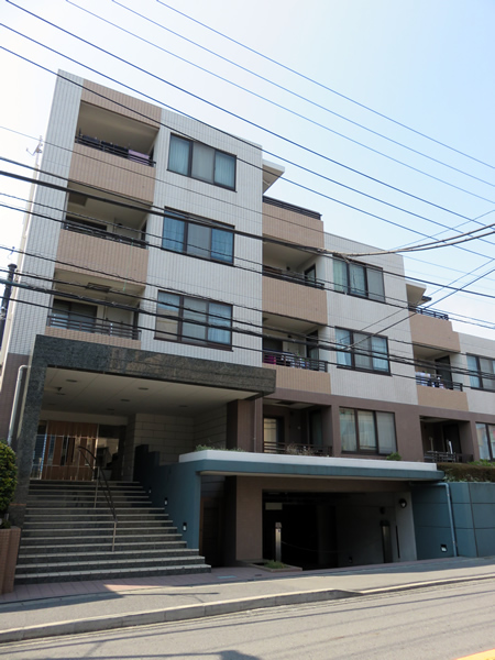 クレッセントたまプラーザ2の外観