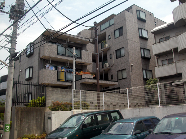 エクセレントハイツ鷺沼の外観