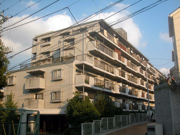 たまプラーザセントラルコートの外観