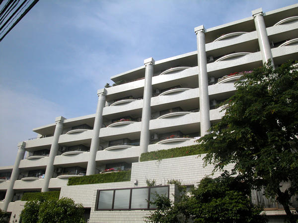 たまプラーザスカイマンション東館の外観