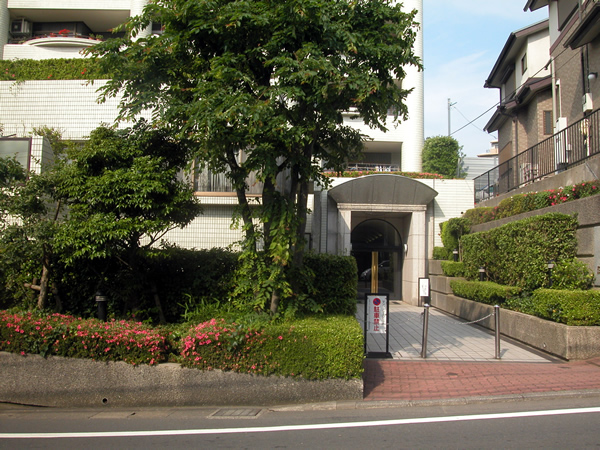 たまプラーザスカイマンション東館の外観