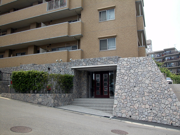 ヒルハイツたまプラーザの外観