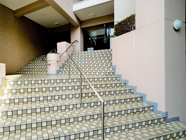 クイーンハイツ久地の外観