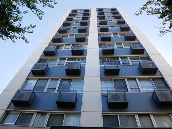 新倉マンションの外観