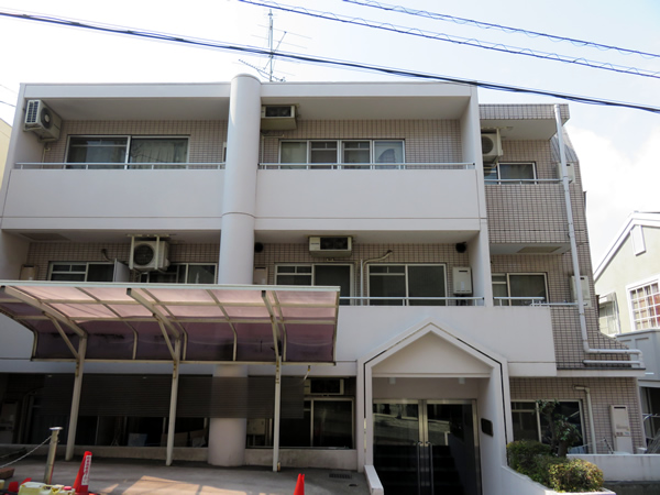 スカイコートたまプラーザの外観