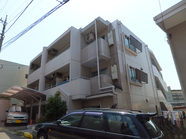 スカイコートたまプラーザの外観