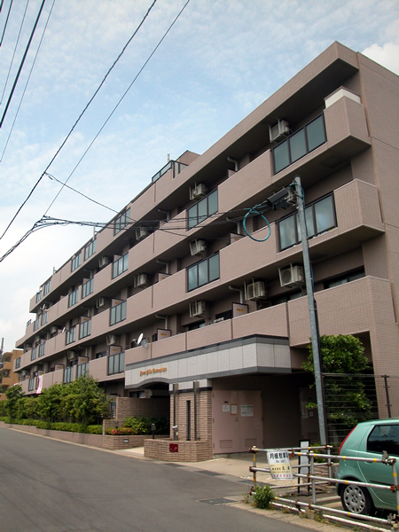 ライオンズヒルズたまプラーザの外観