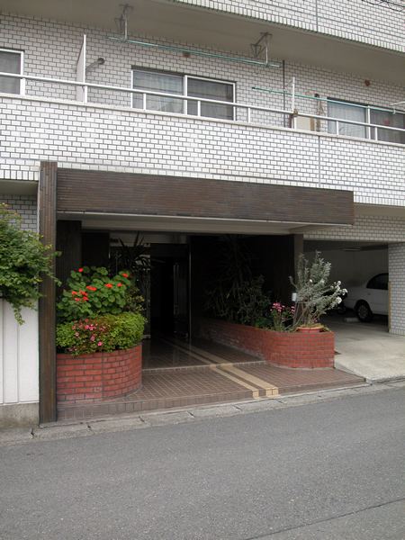 ファミネス宮前平の外観