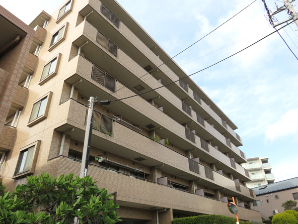 市が尾パークホームズ2番館の外観