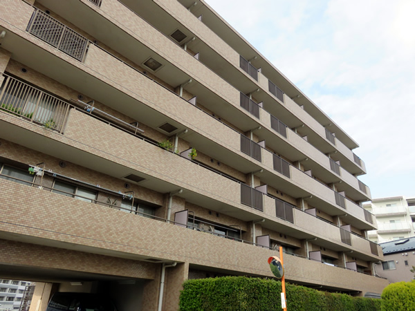 市が尾パークホームズ2番館の外観