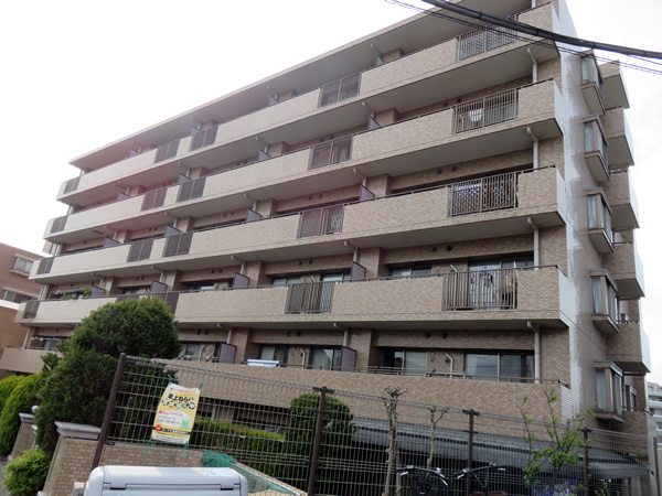 市が尾パークホームズ2番館の外観