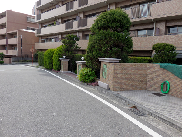 市が尾パークホームズ2番館の外観