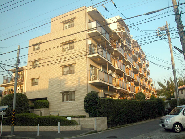 コープ野村市ヶ尾の外観