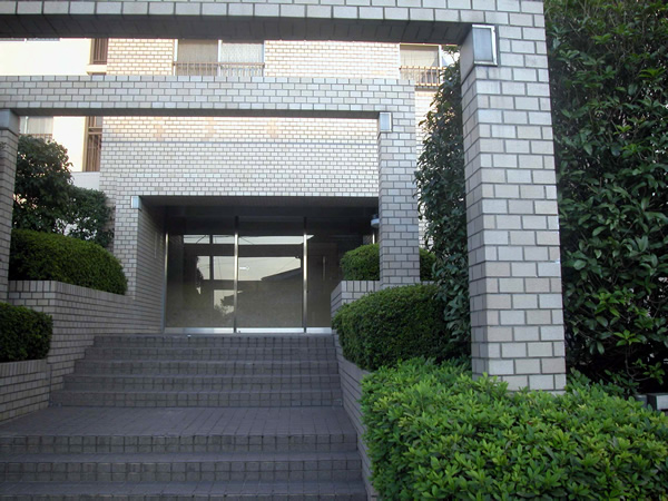 コープ野村市ヶ尾の外観