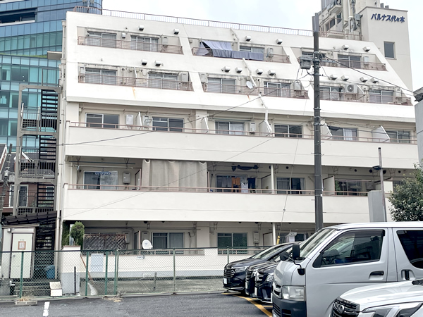 パルナス代々木の外観