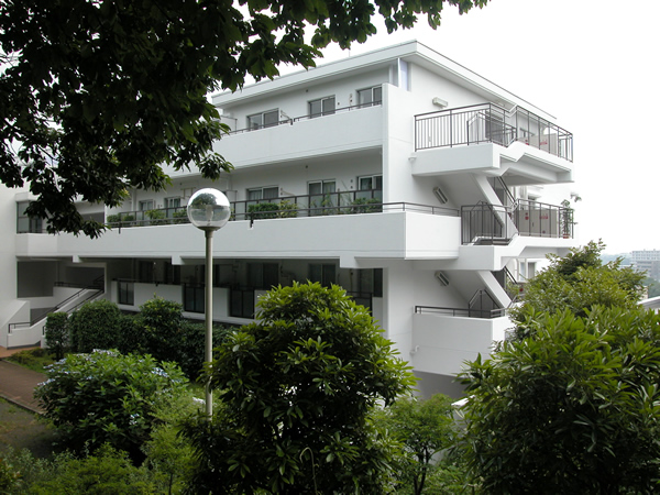 宮前平ロイヤルマンションの外観