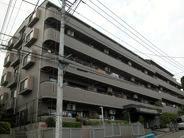 ライオンズヒルズ宮前平の外観