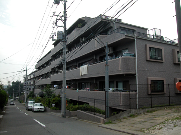 ライオンズヒルズ宮前平の外観