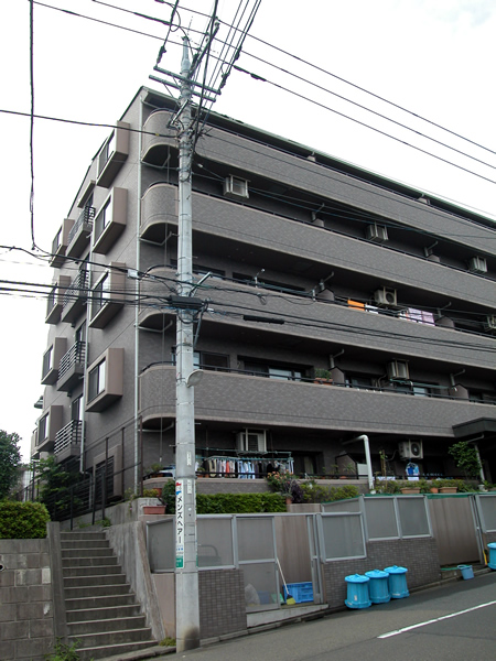 ライオンズヒルズ宮前平の外観