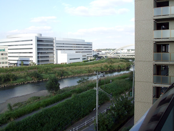 ローヤルシティ鴨居7番館の外観